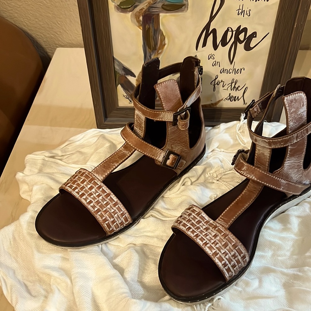 Buckle Roan Sandals